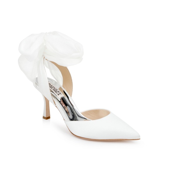 BADGLEY MISCHKA COLLECTION Blaze Pump 3” white heels - Picture 4 of 11